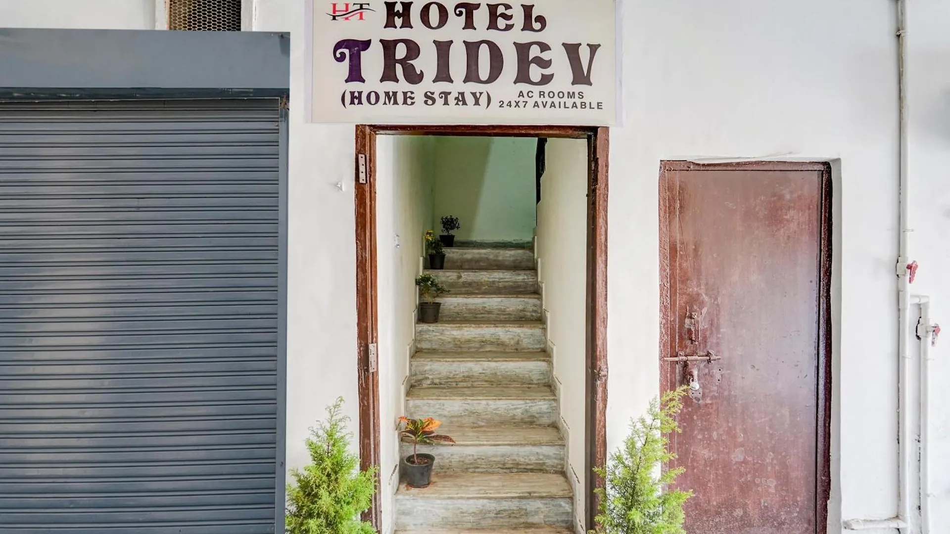Hotel O Tridev Agra  3*, Agra (Uttar Pradesh) India